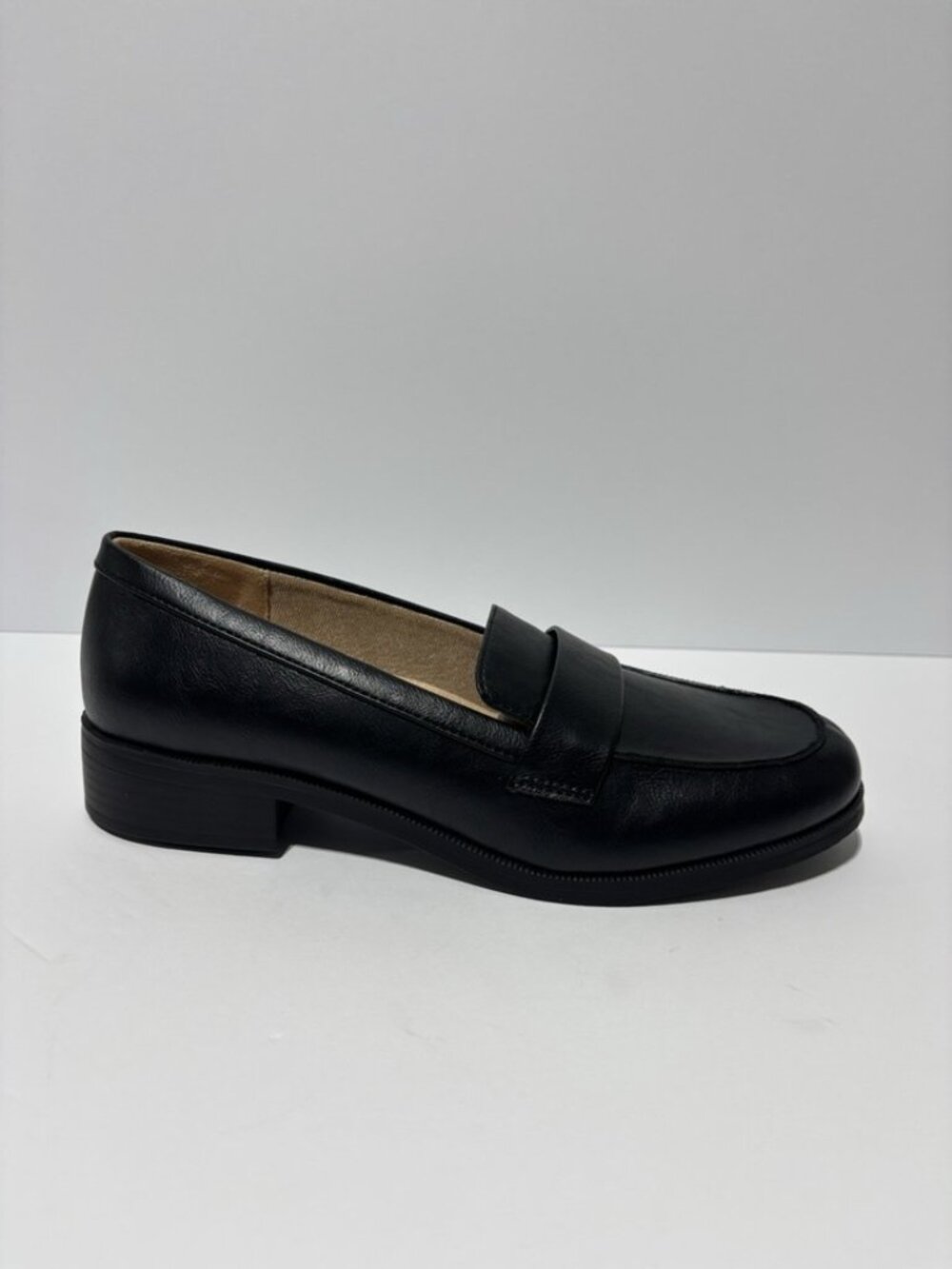 LifeStride Women’s Sonoma 2 Black Slip-On Loafers, Size 11 Wide
